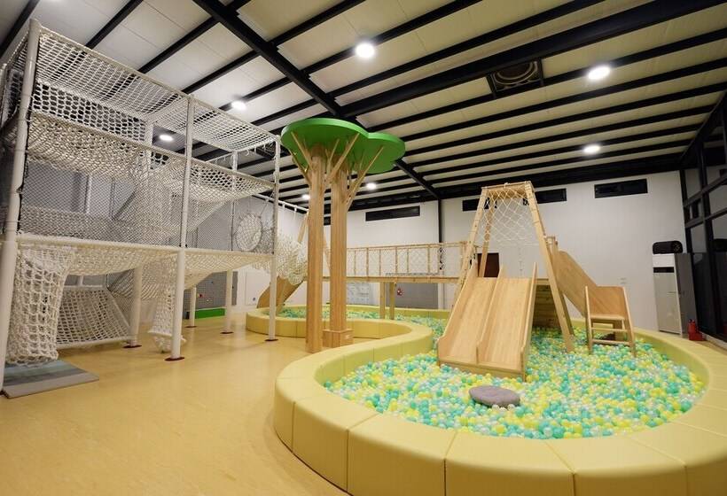 تختخواب و صبحانه Childlike House