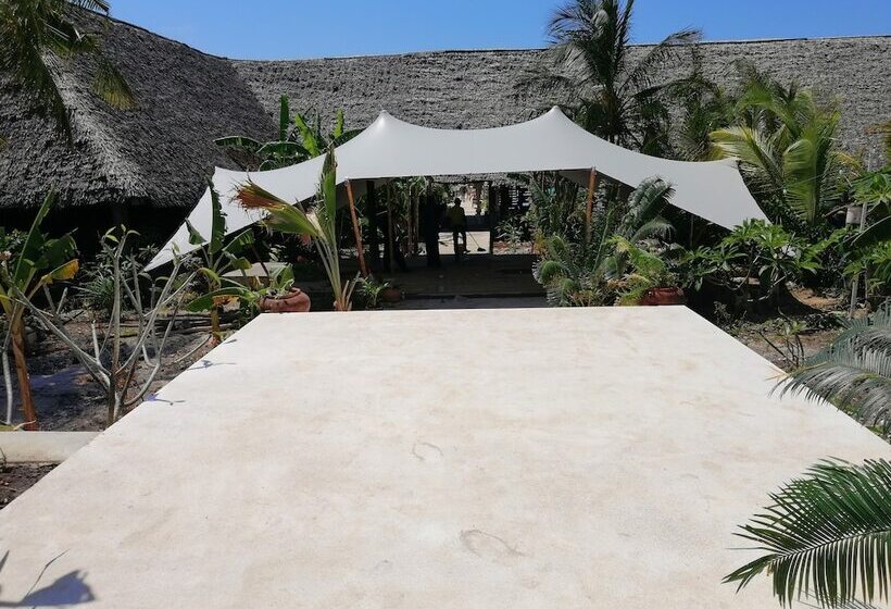 אתר נופש Fun Beach