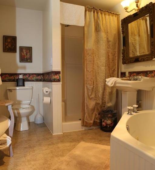 Martha's Vineyard B & B