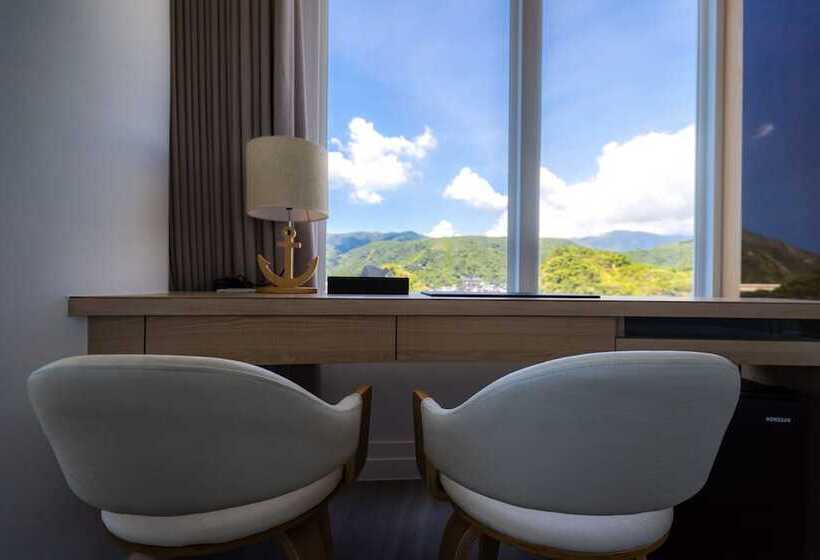 هاستل Brighthouse