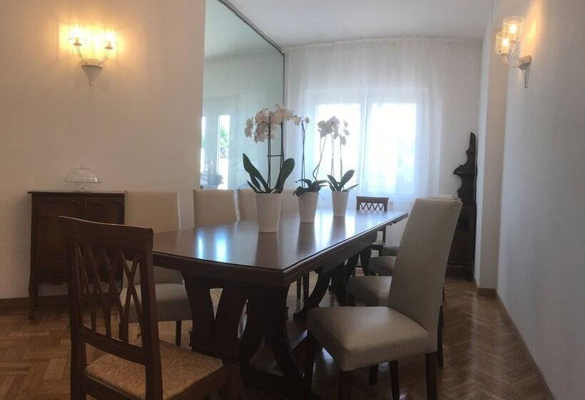 مبيت وإفطار Robin Rooms