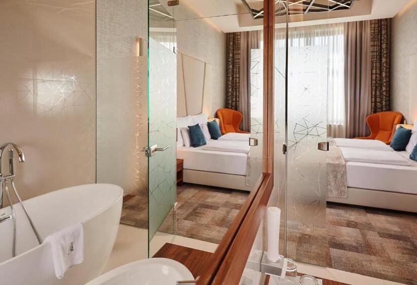 هتل Artis Boutique