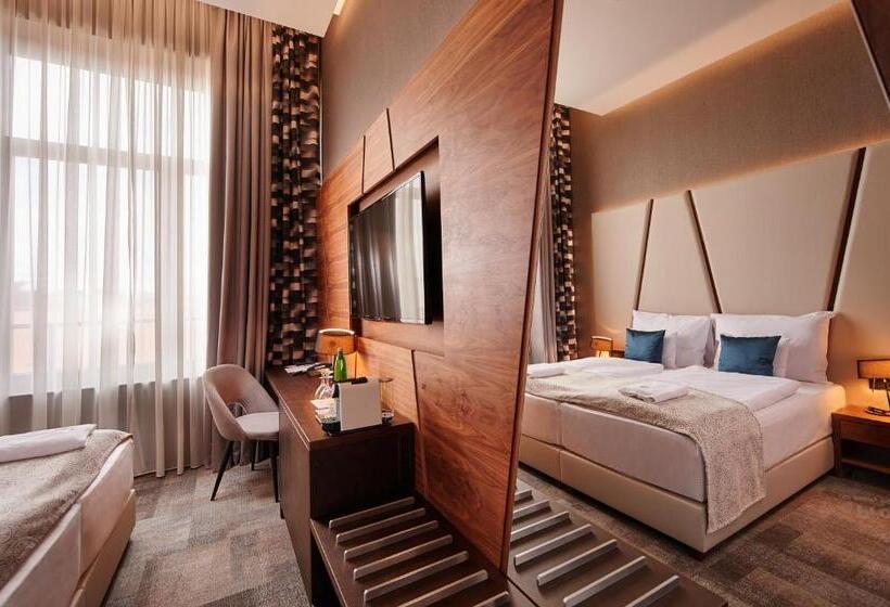 هتل Artis Boutique