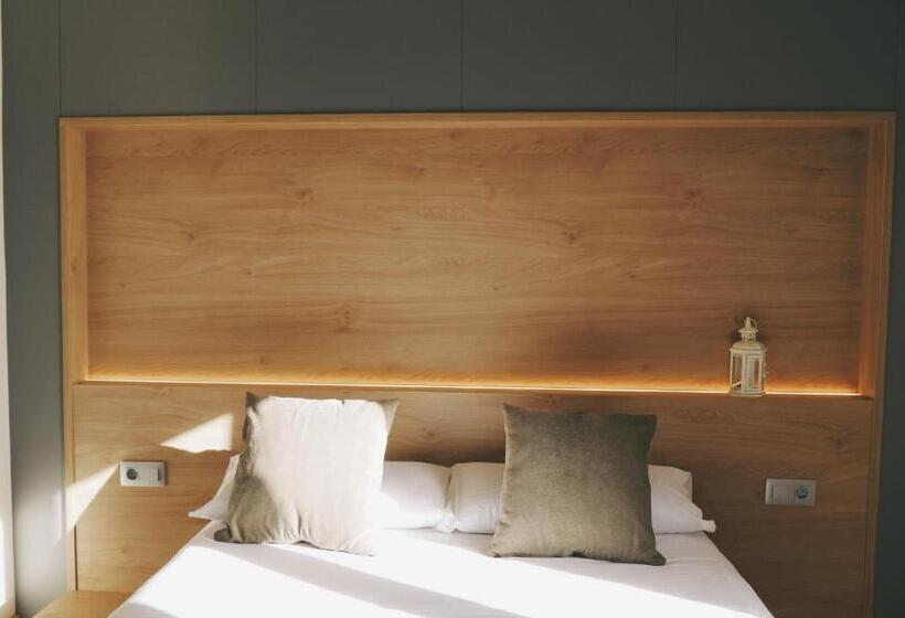 پانسیون Hostal Rural Can Pau