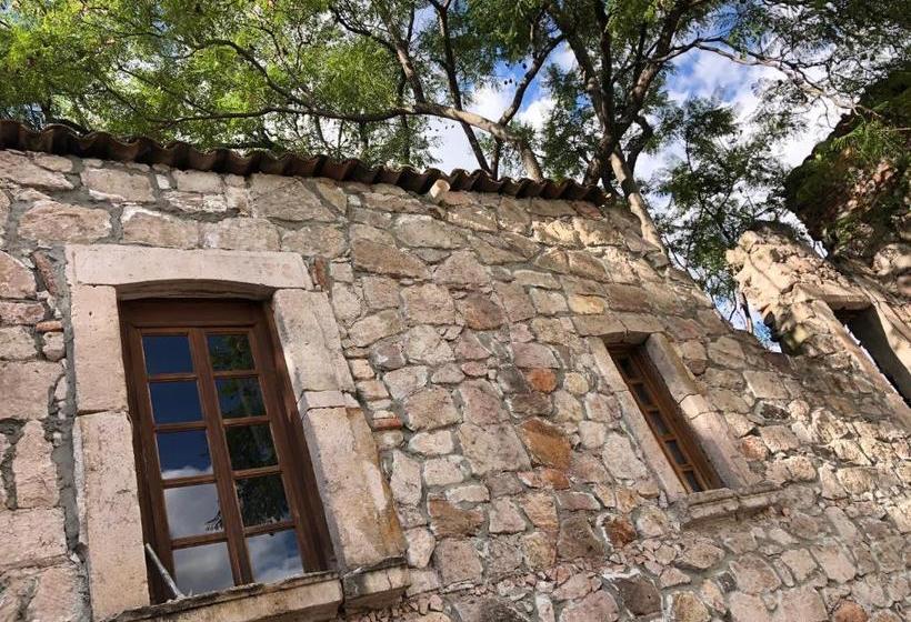 فندق Real De Piedra