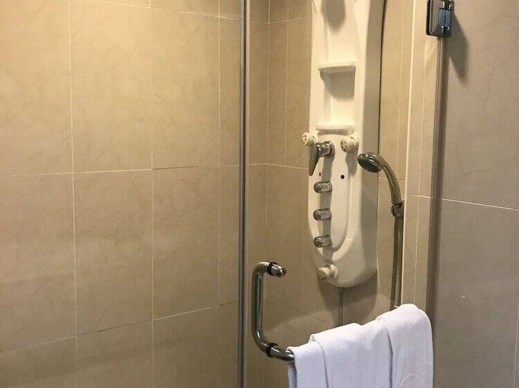 هاستل Gin Lon Lake Motel