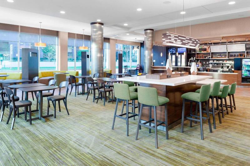 בית מלון כפרי Courtyard By Marriott Deland Historic Downtown