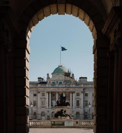 هتل L Oscar London