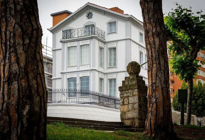 پانسیون Suite Home Pinares