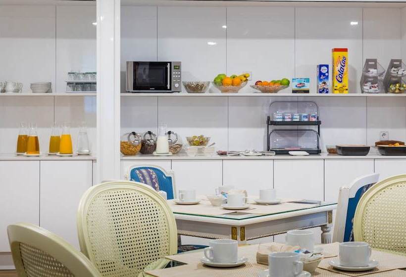 پانسیون Suite Home Pinares