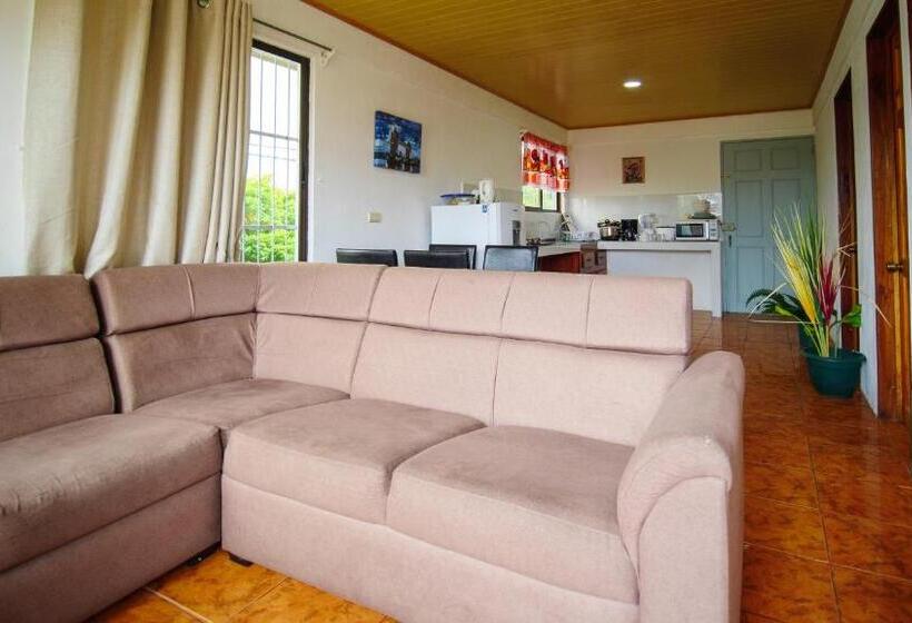 تختخواب و صبحانه Hostel Cattleya   Monteverde, Costa Rica