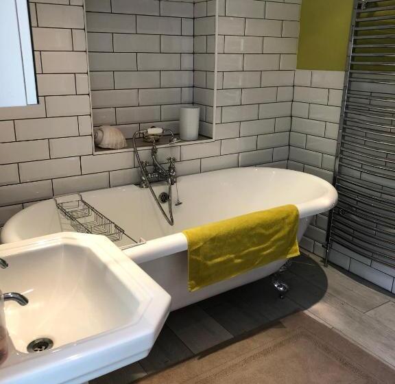 Dale House Barn And B&b