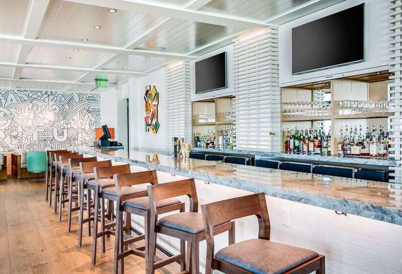 هتل The Lodge At Gulf State Park, A Hilton