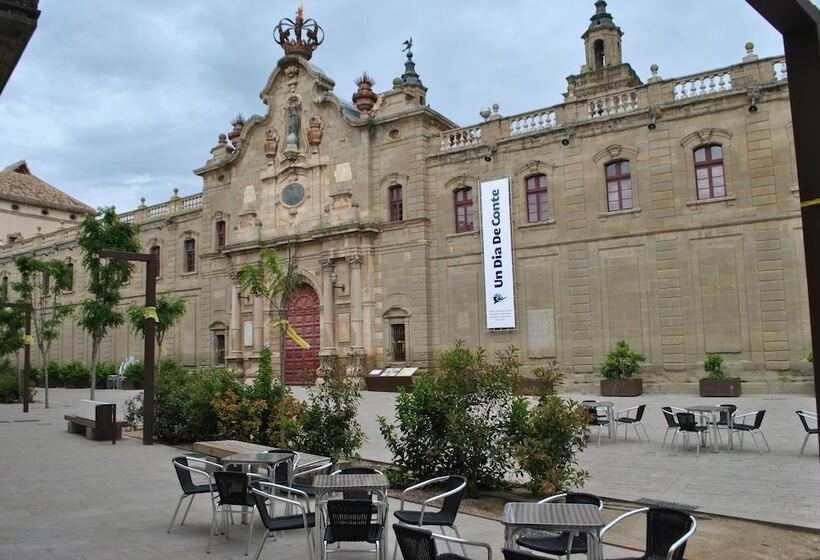 בית מלון כפרי Hostal Universitat