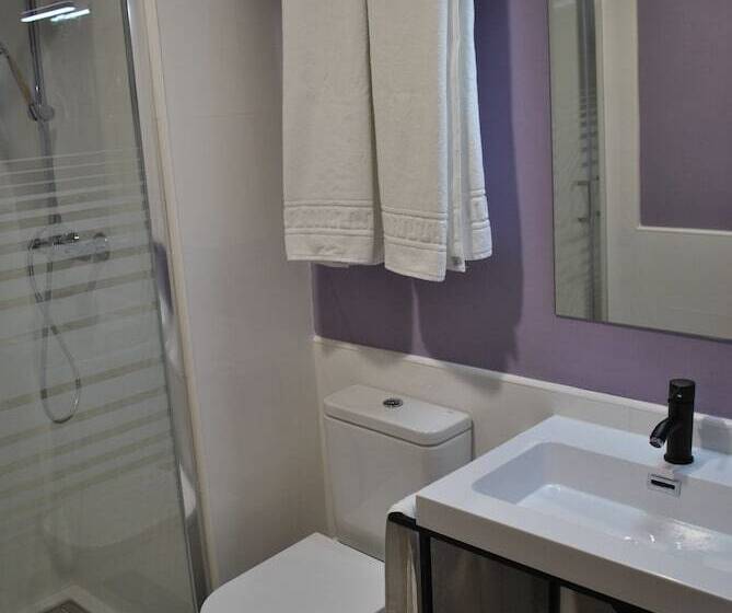 בית מלון כפרי Hostal Universitat