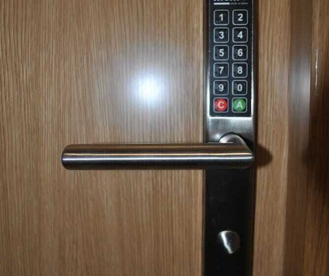 בית מלון כפרי Hostal Universitat