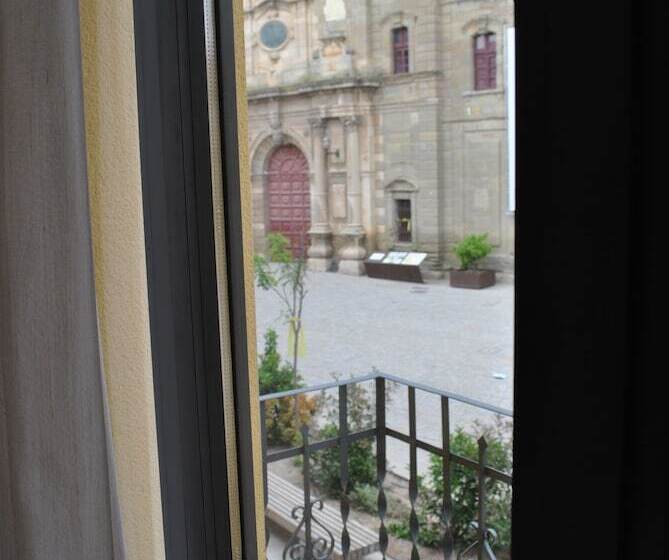 בית מלון כפרי Hostal Universitat