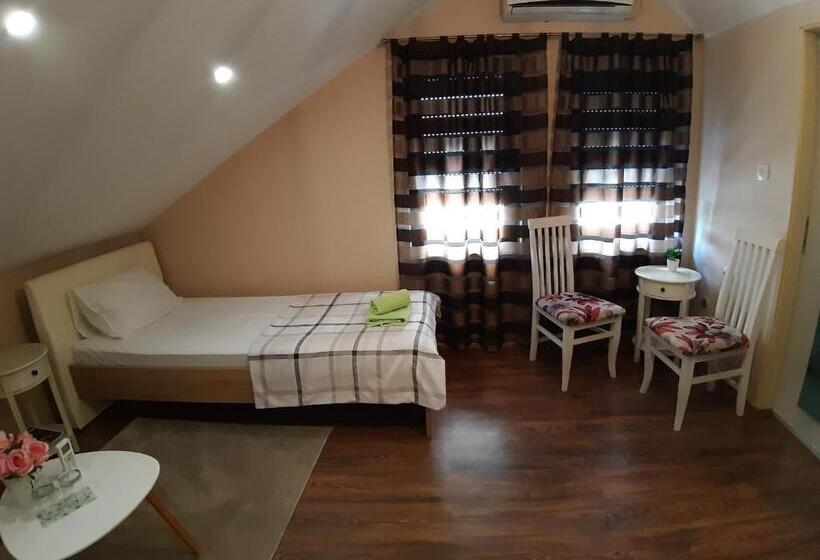 پانسیون Anamari Loft Rooms