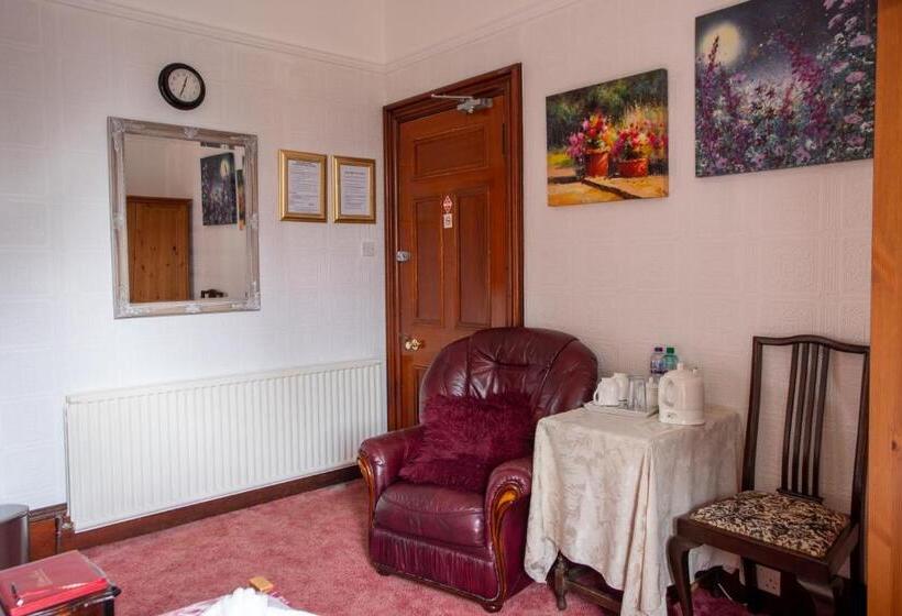 بنسيون Drumfearne Guesthouse & Tearoom