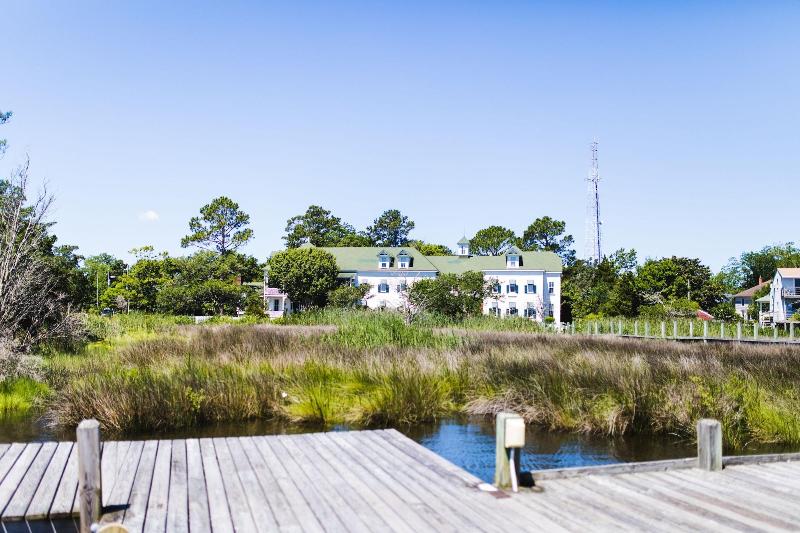 تختخواب و صبحانه Roanoke Island Inn