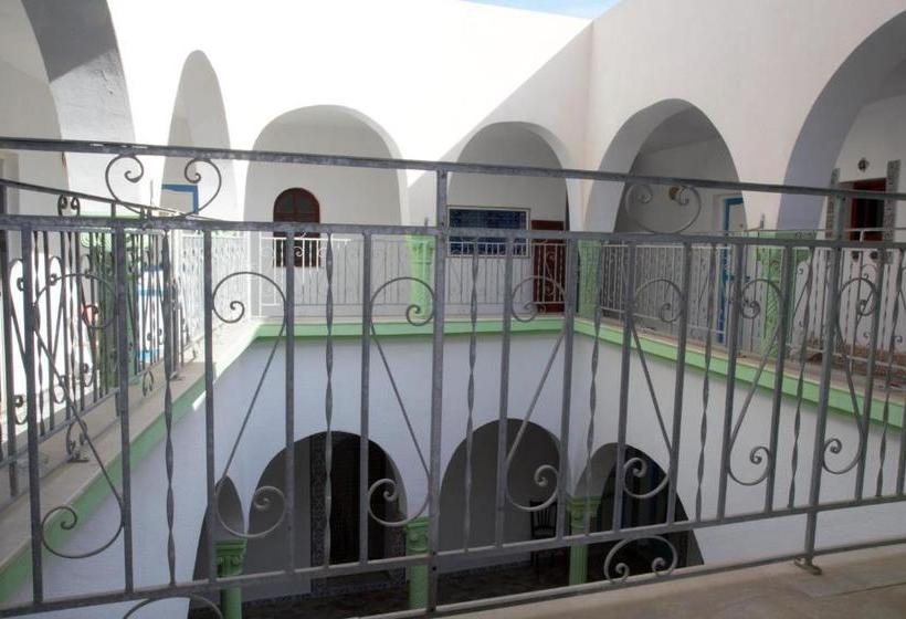 بنسيون L'hirondelle De Kelibia : Chez Amou