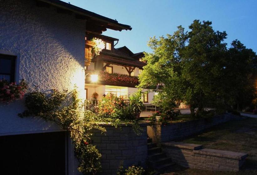 Pension Zum Ebenstein Am Donausteig