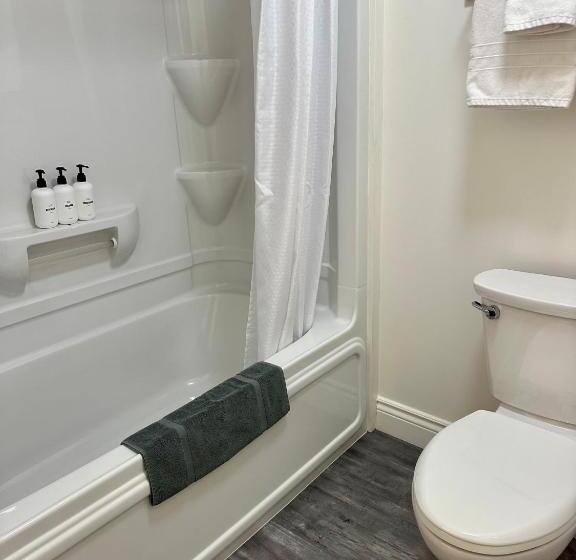 فندق صغير Cheticamp Outback Inn