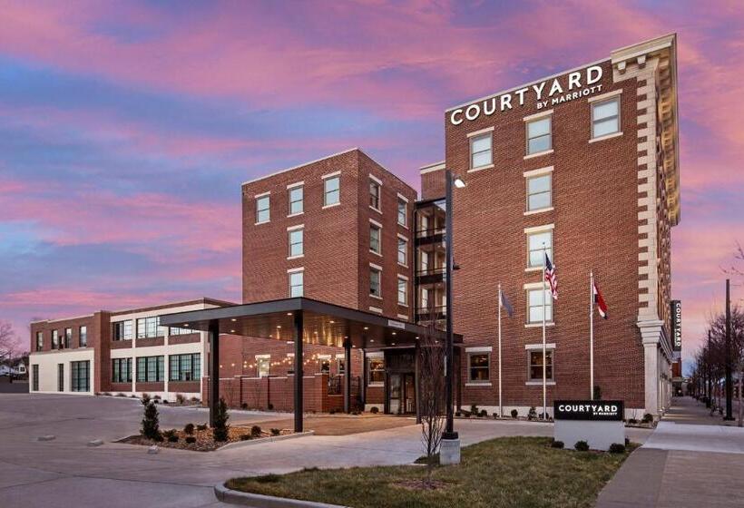 בית מלון כפרי Courtyard By Marriott Cape Girardeau Downtown