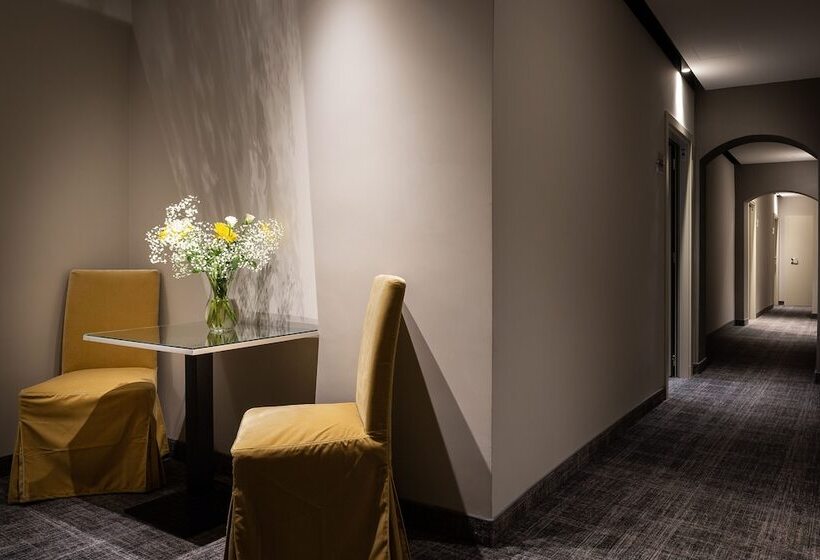 هتل Hnn Luxury Suites