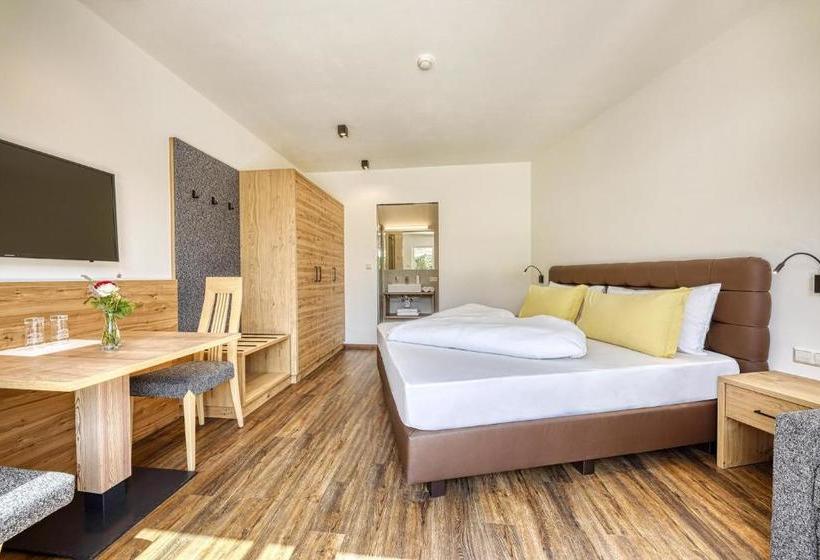 هتل Das Mitterplarser