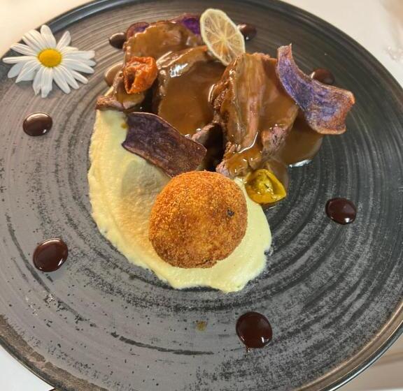 הוסטל Und Restaurant Alpina