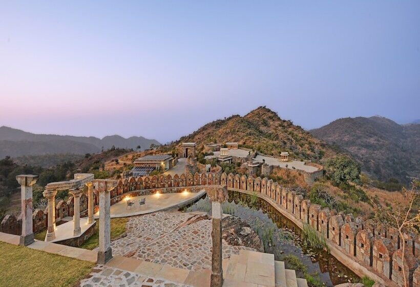 فندق Fateh Safari Suites By Fateh Collection