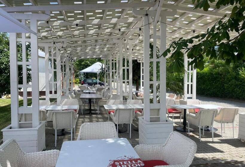 بنسيون Nueva Park