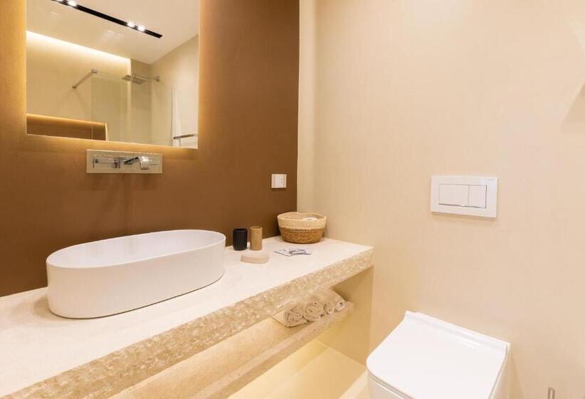 پانسیون Double A Luxury Room