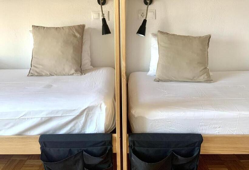 Boogalow Hostel
