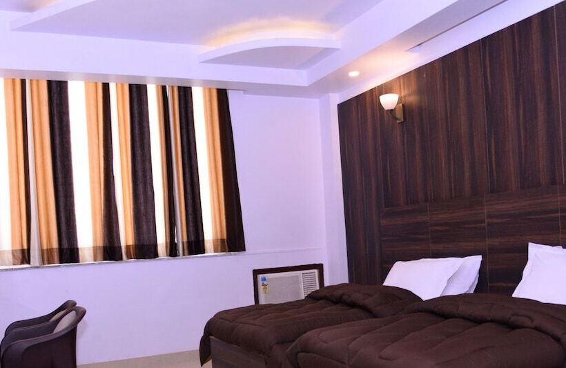 فندق The Ravindram