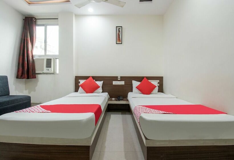 فندق Aarav Plaza