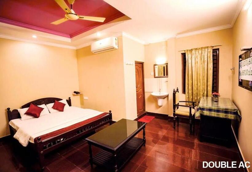 فندق Surabhi Suites