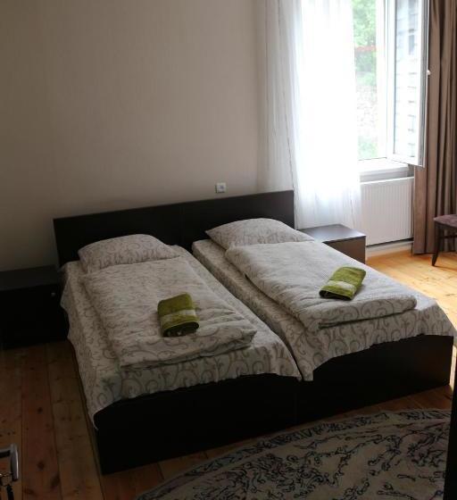 پانسیون Guesthouse Suja