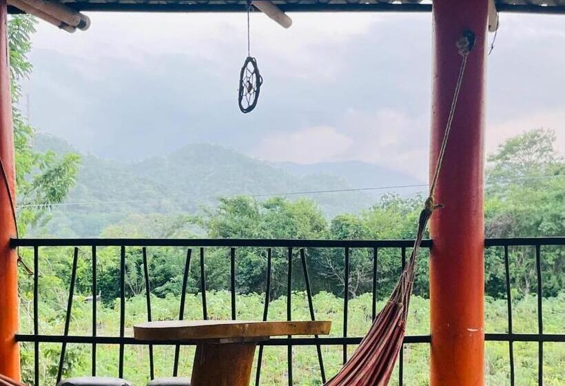 پانسیون Hostal Luz De Luna