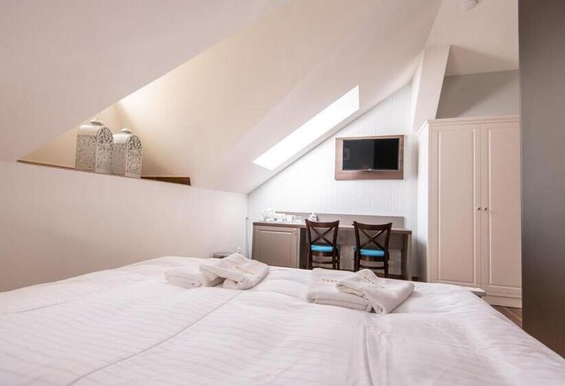 بنسيون Penzion Vila Slavia