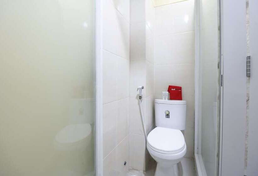 پانسیون Reddoorz Near Itc Cempaka Mas
