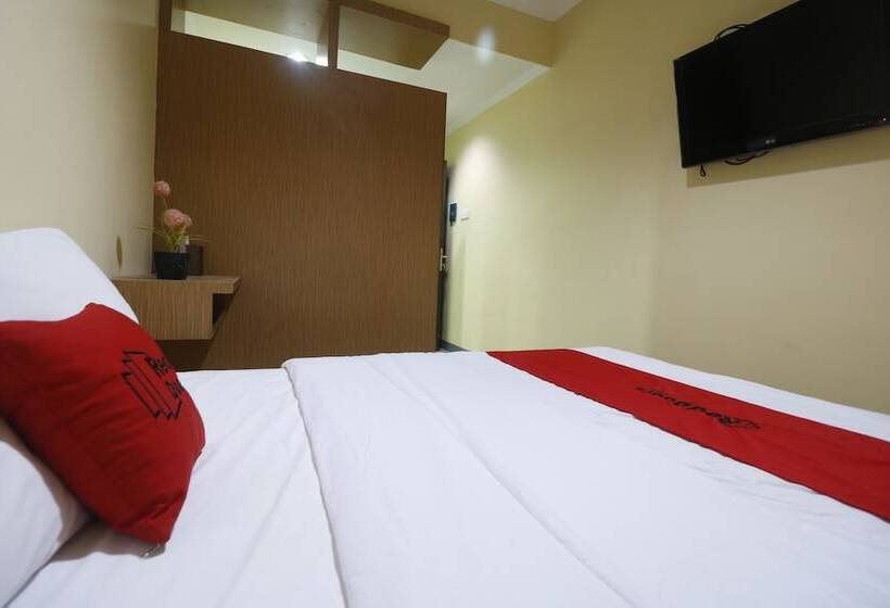 پانسیون Reddoorz Near Itc Cempaka Mas