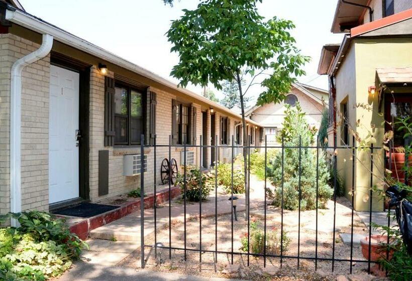 The Crest Motel