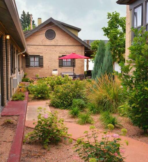 The Crest Motel