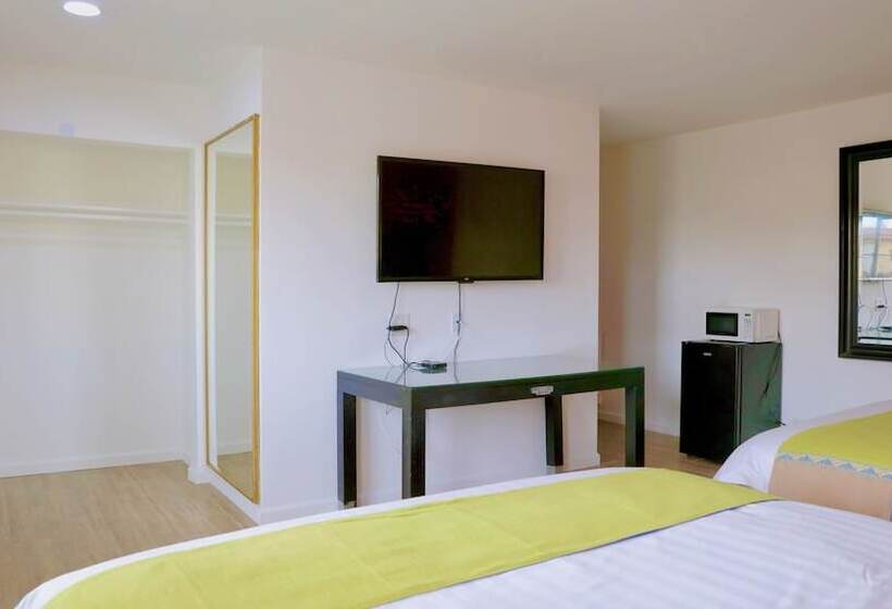 فندق صغير Norwalk Inn & Suites