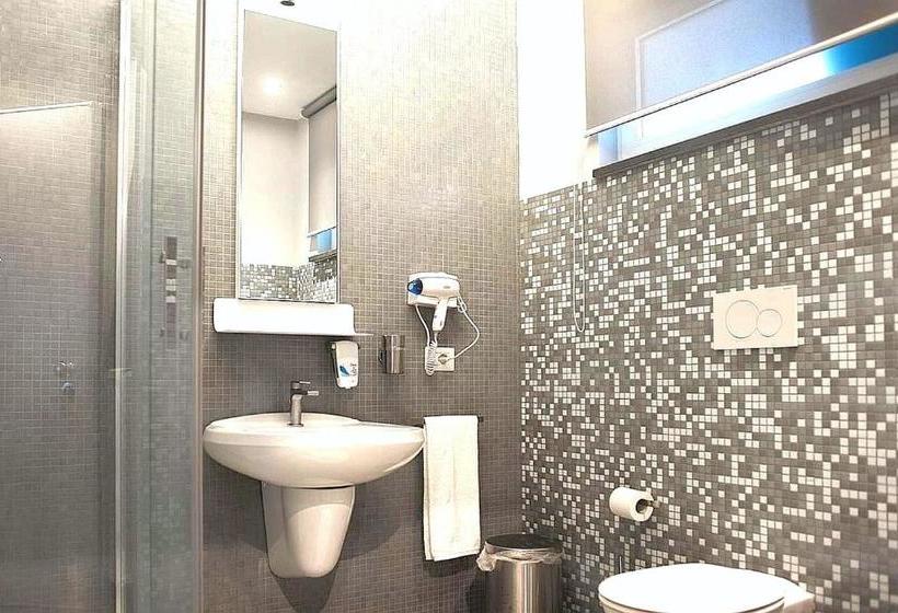 פנסיון Diana Rooms