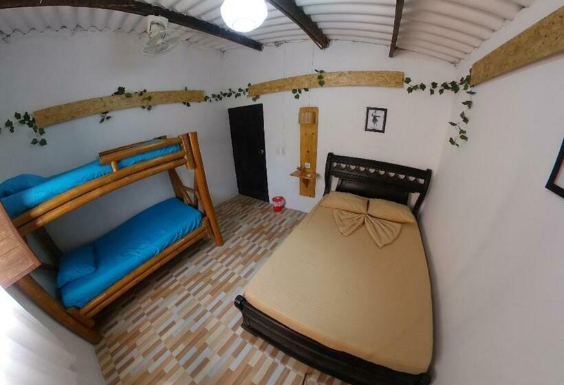 پانسیون Akainoie