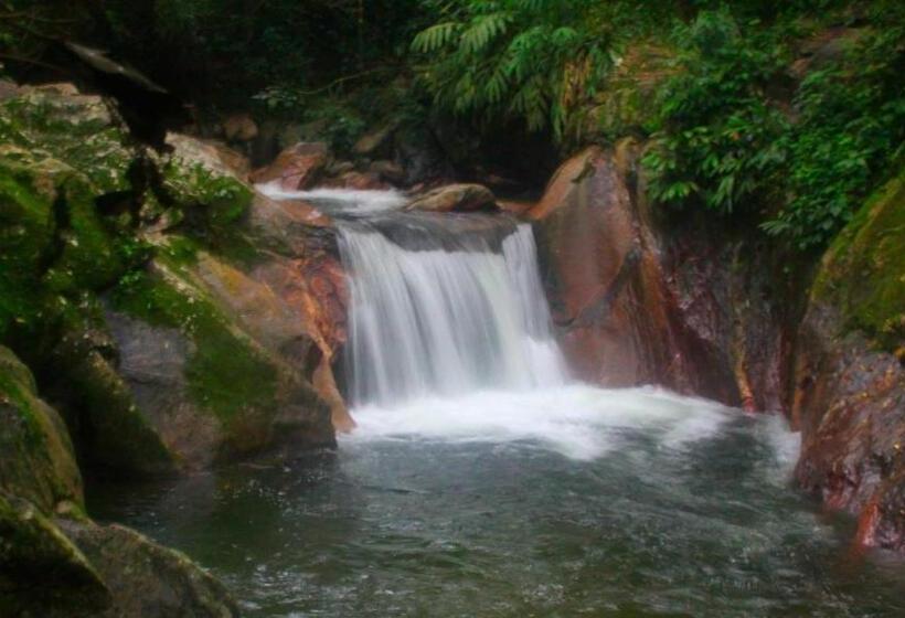 پانسیون Akainoie