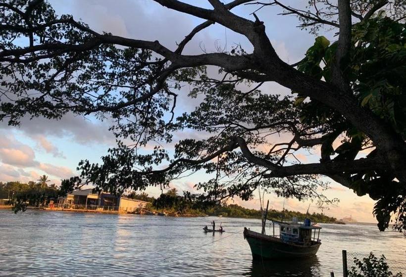 膳宿费 Villa On The Edge